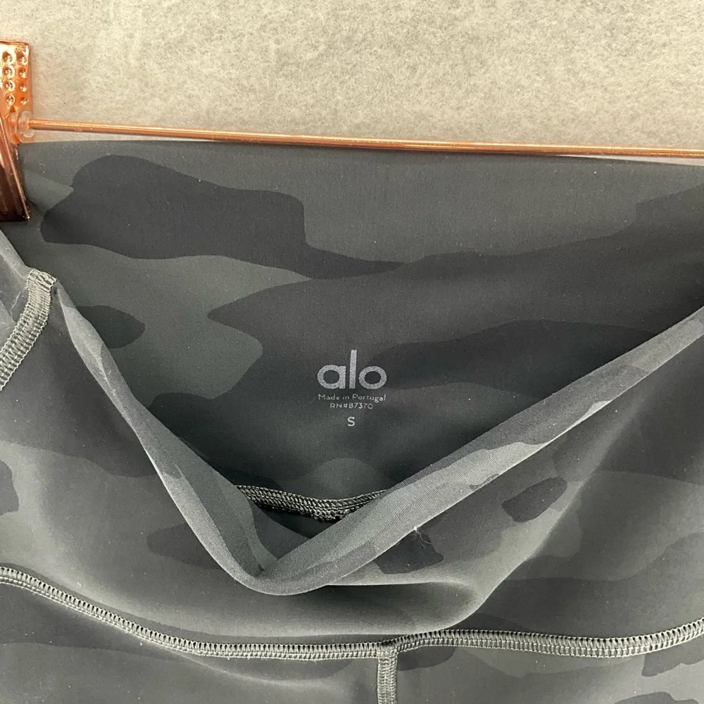 Alo‎ Yoga High-waist Vapor Legging Black Camo Small